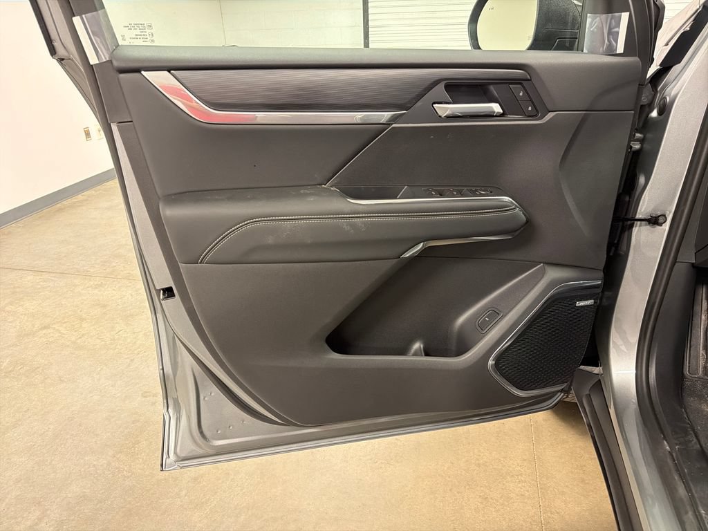 New 2026 GMC Acadia Elevation w/ Black Edition FWD image 20