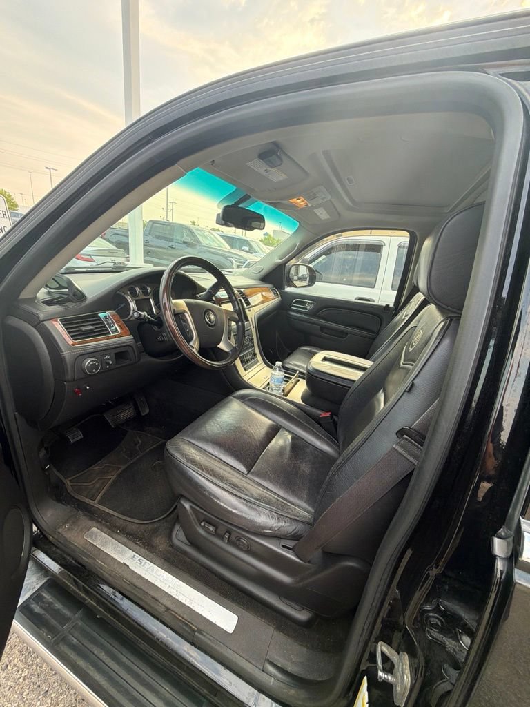 Used 2013 Cadillac Escalade Platinum AWD/4WD image 11