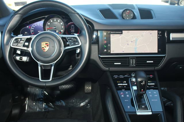 Certified 2023 Porsche Cayenne Platinum Edition image 6