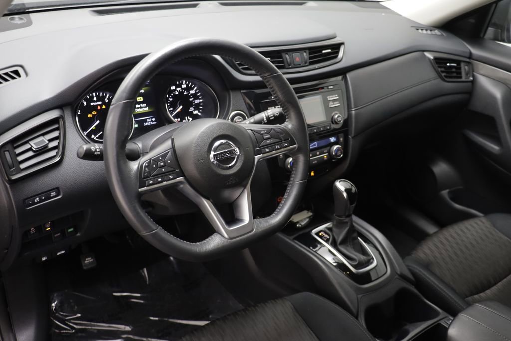 Used 2017 Nissan Rogue SV image 6