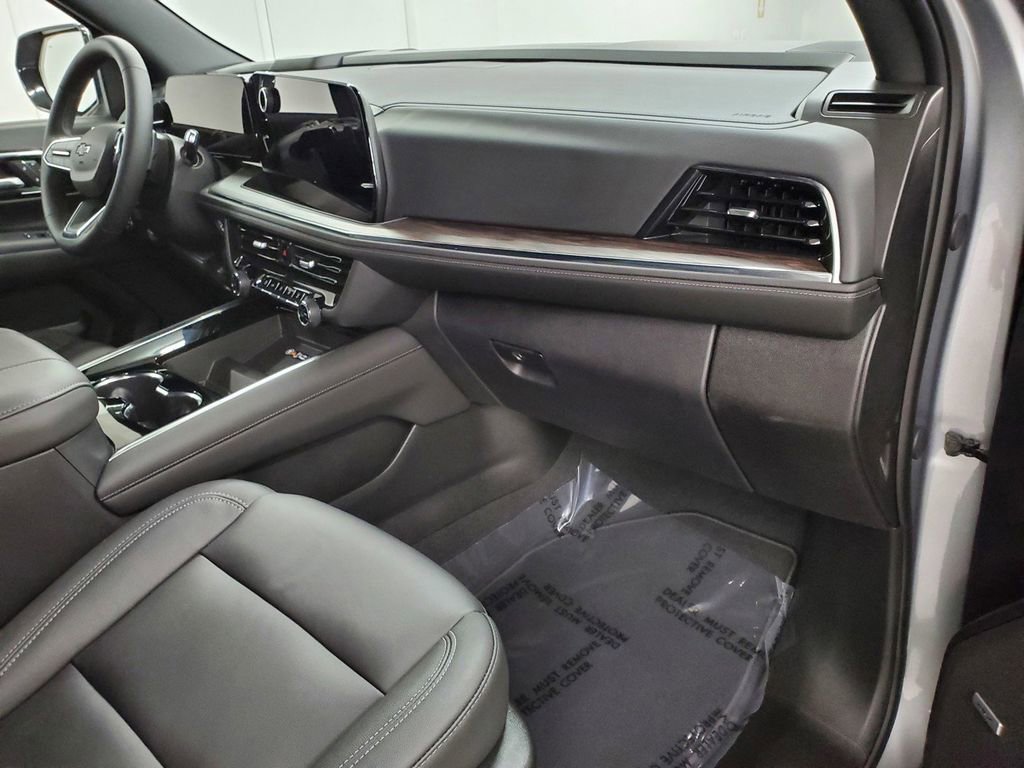 Used 2025 Chevrolet Tahoe Z71 w/ Comfort Package image 11