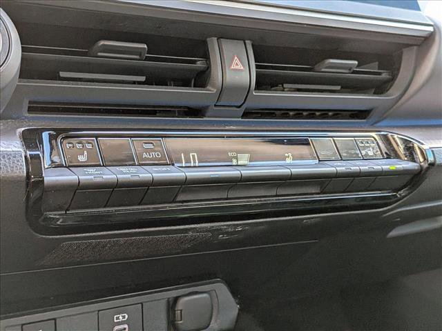 Used 2023 Toyota Prius XLE FWD image 10