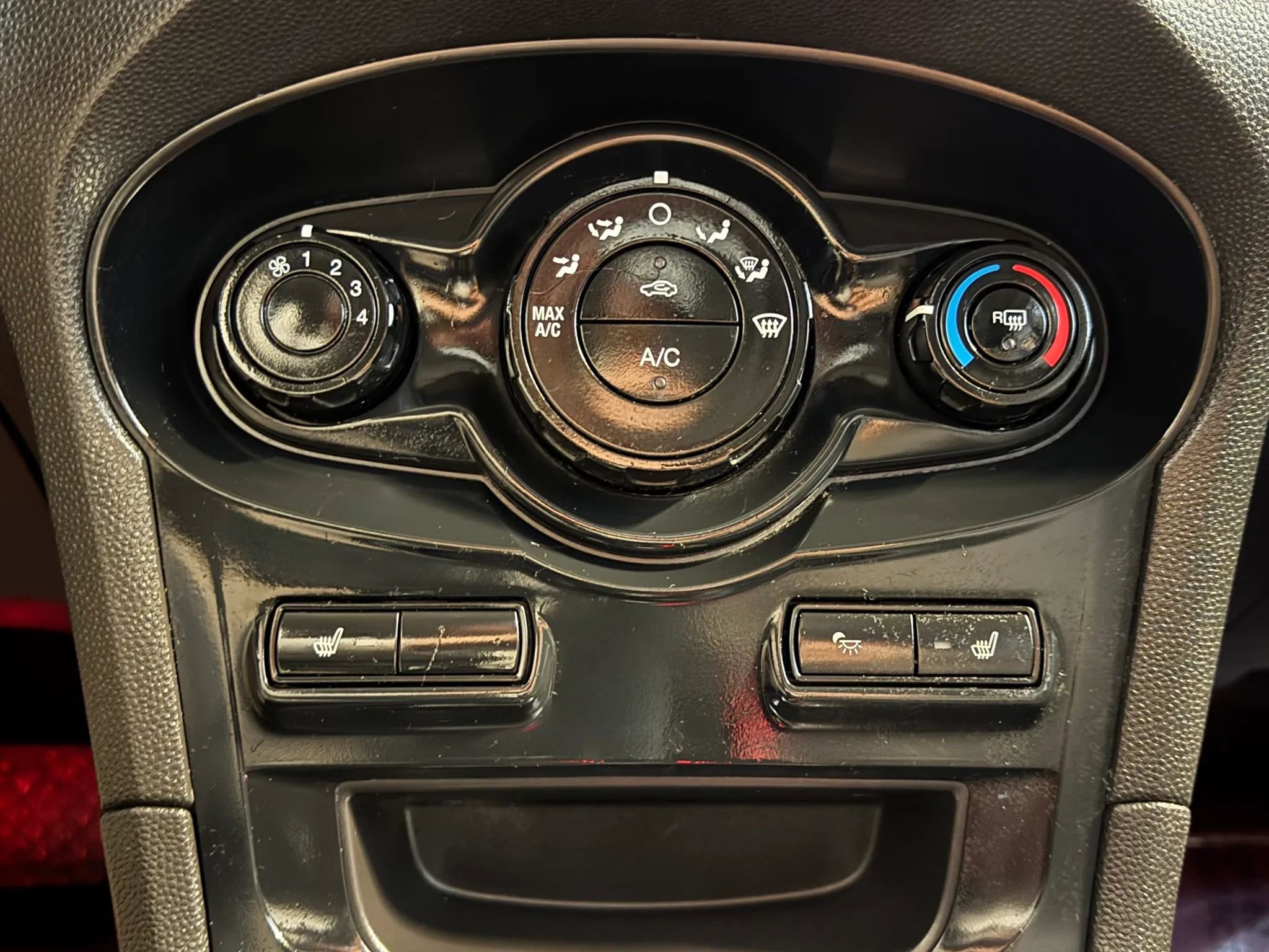 Used 2012 Ford Fiesta SES image 17