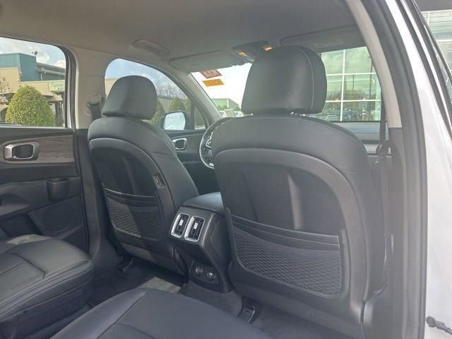 Used 2022 Kia Sorento EX image 36