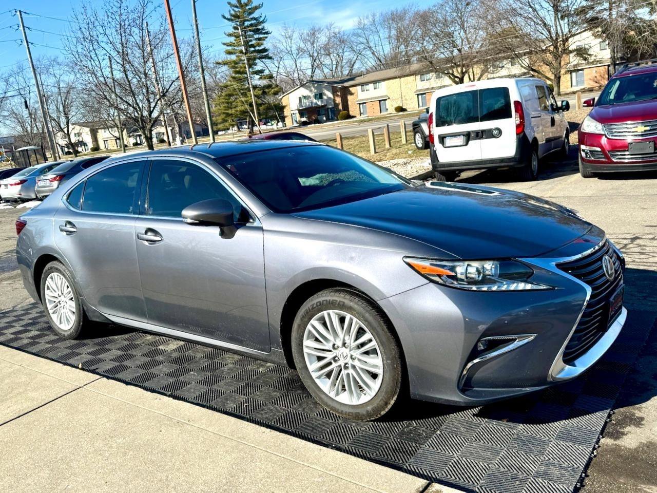 Used 2016 Lexus ES 350 w/ Navigation System Package FWD image 2