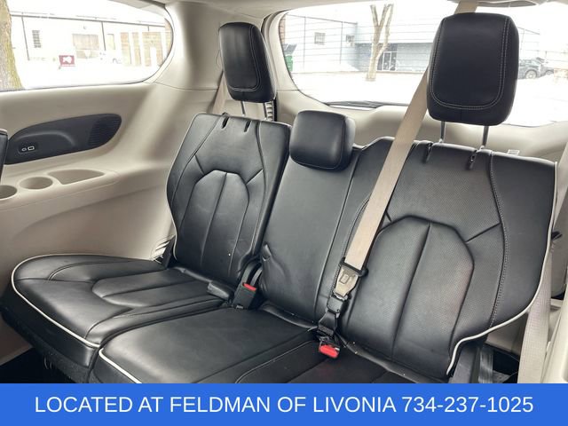 Used 2023 Chrysler Pacifica Limited image 37
