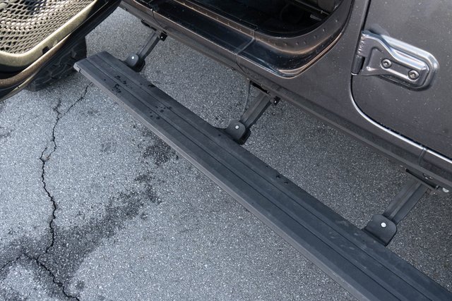 Used 2020 Jeep Wrangler Unlimited Sahara image 4