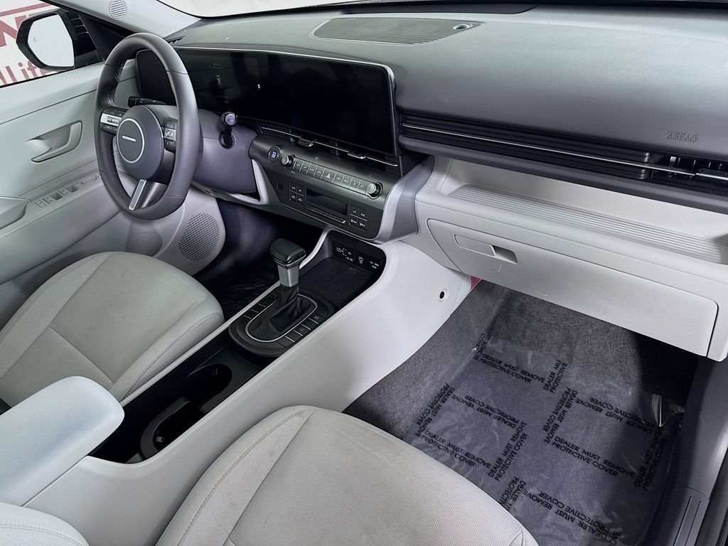 Certified 2025 Hyundai Kona SEL AWD/4WD image 31