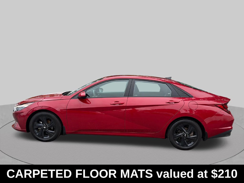 Used 2023 Hyundai Elantra SEL FWD image 2
