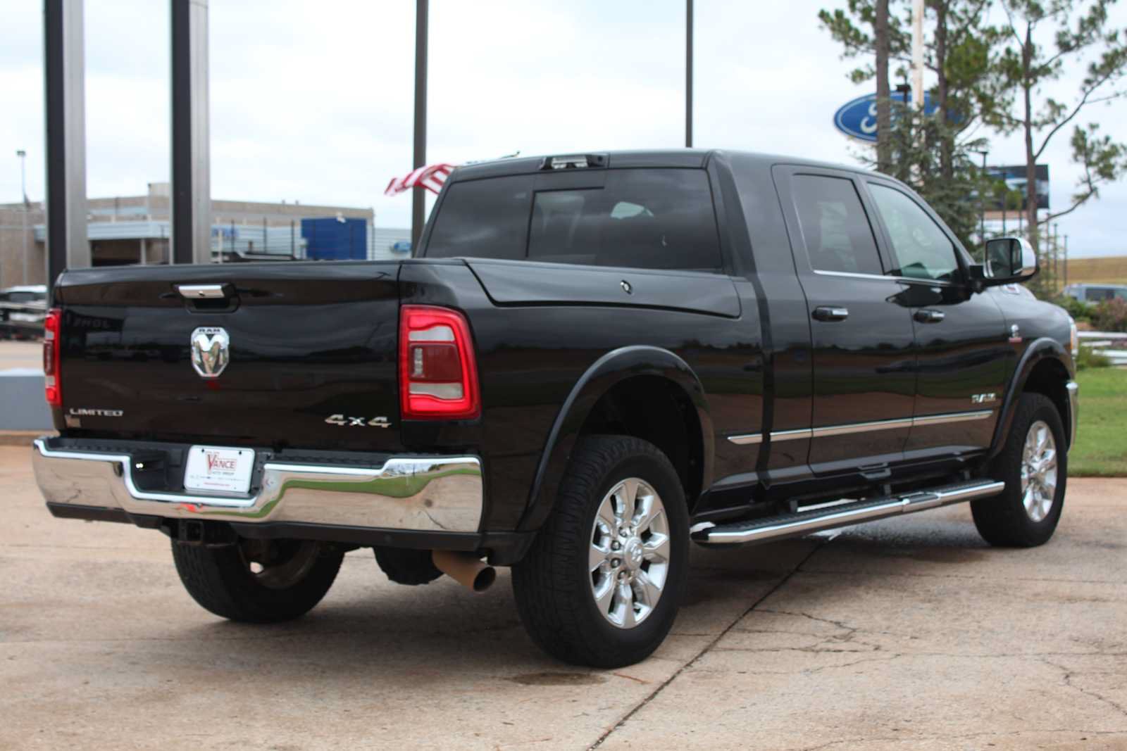 Used 2022 RAM 3500 Limited w/ Towing Technology Group AWD/4WD image 16