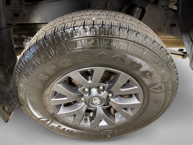 Used 2021 Toyota Tacoma SR5 AWD/4WD image 17