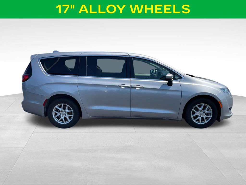 Used 2017 Chrysler Pacifica Touring Plus FWD image 6