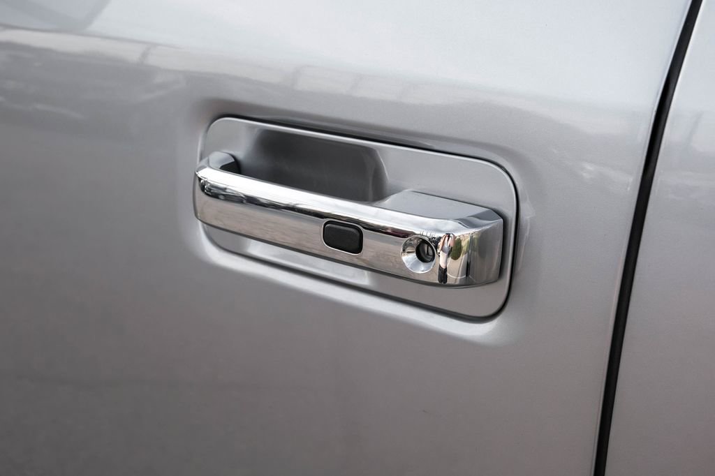 Used 2022 Ford F350 Platinum w/ FX4 Off-Road Package image 44