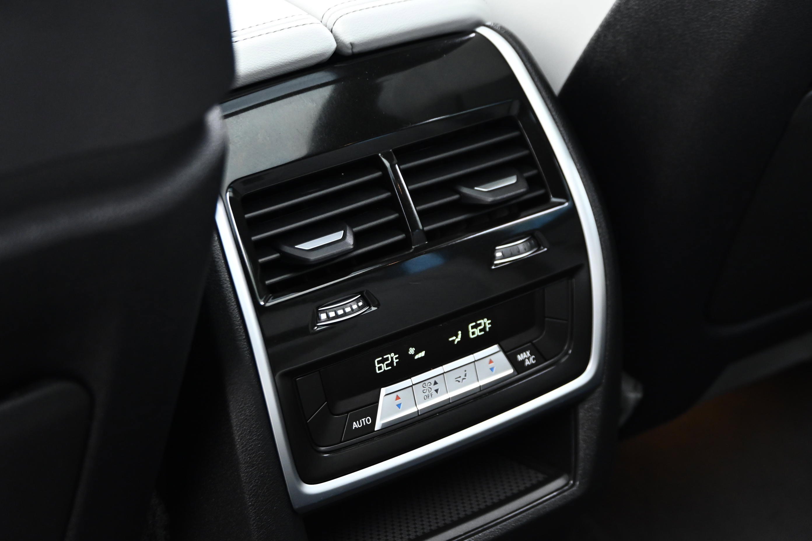 Used 2024 BMW X5 M60i image 29