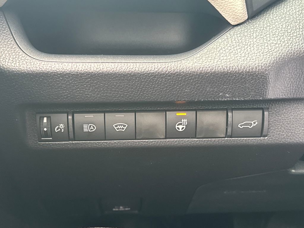 New 2025 Toyota RAV4 XLE image 28