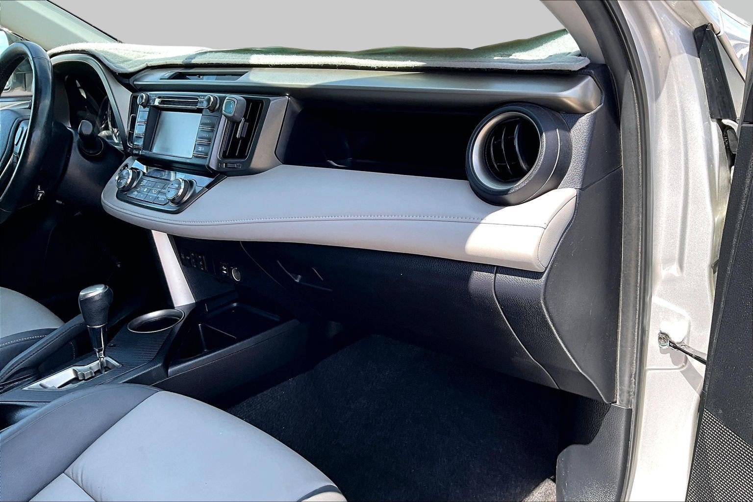 Used 2015 Toyota RAV4 Limited FWD image 15