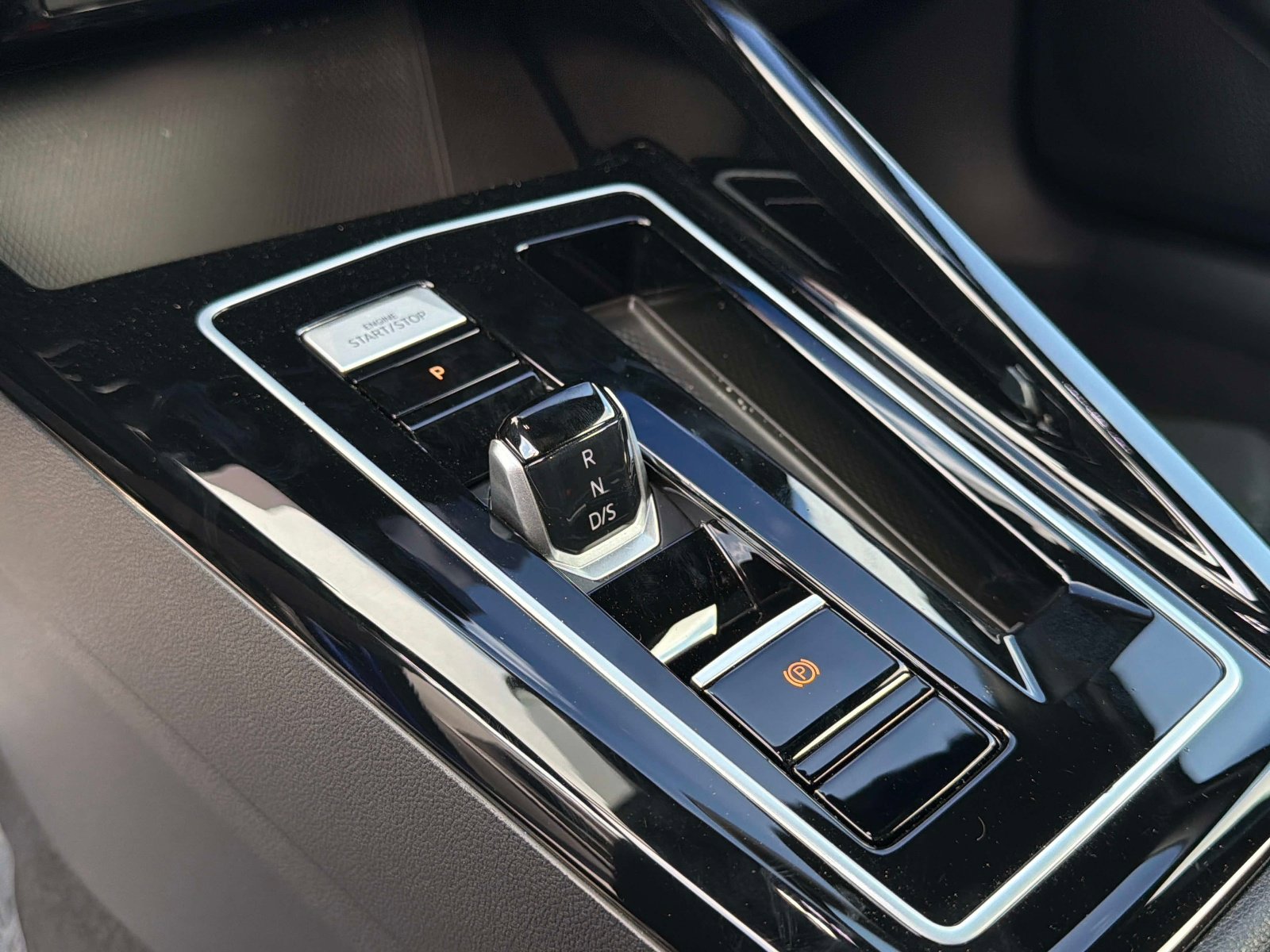 Used 2025 Volkswagen Golf image 46