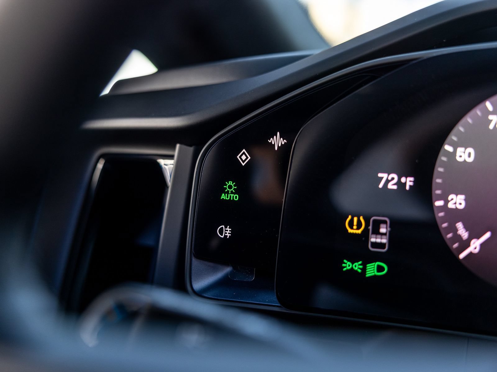 New 2026 Porsche Cayenne Electric AWD/4WD image 32