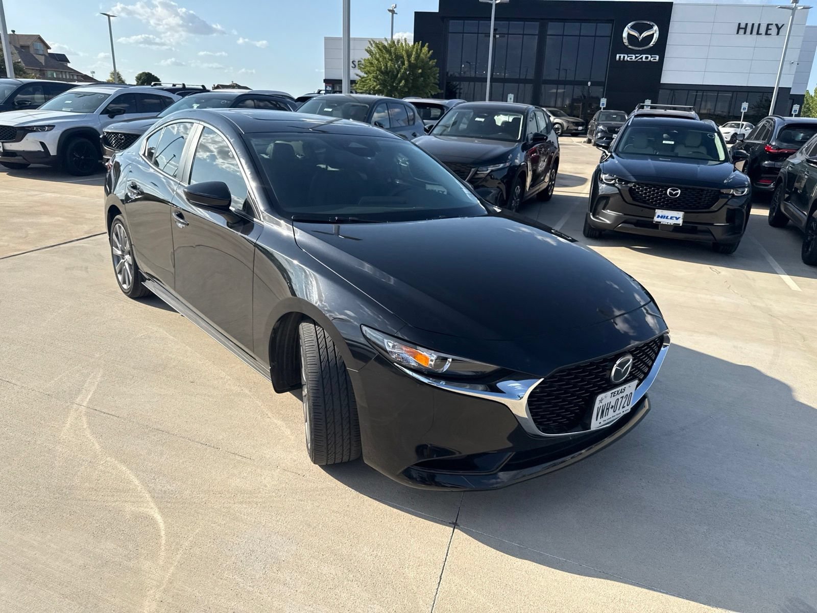 Used 2024 MAZDA MAZDA3 s FWD image 3