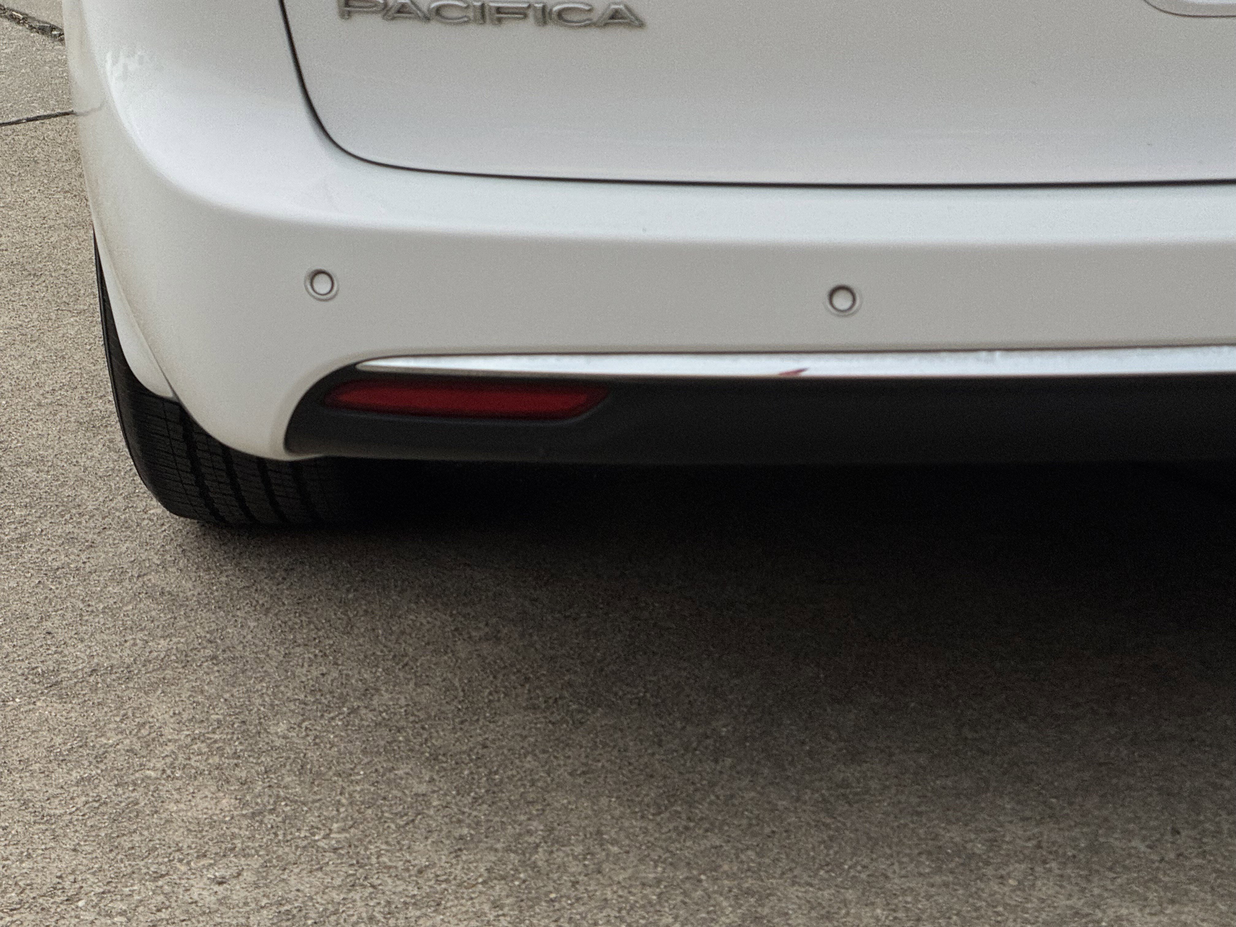 Used 2025 Chrysler Pacifica Select image 7