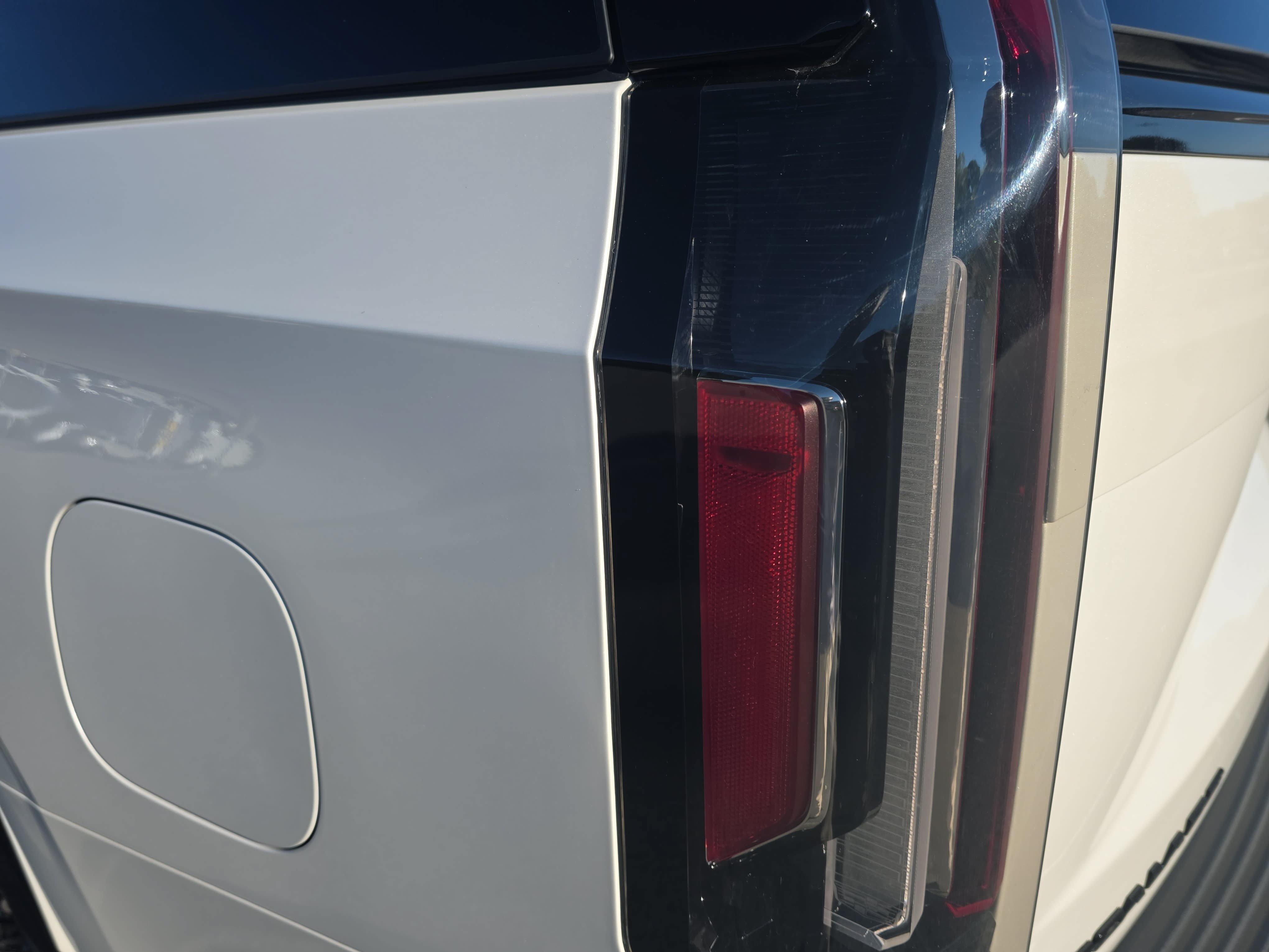 Used 2023 Cadillac Escalade Sport Platinum w/ LPO, ONYX Package AWD/4WD image 36