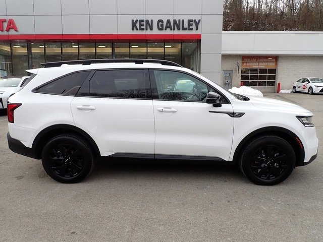 Used 2022 Kia Sorento S image 2