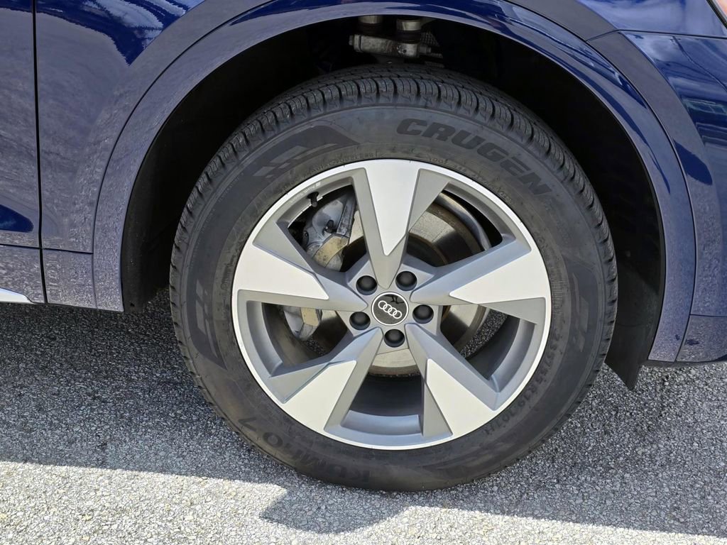 Used 2023 Audi Q5 2.0T Premium Plus w/ Premium Plus Package AWD/4WD image 4