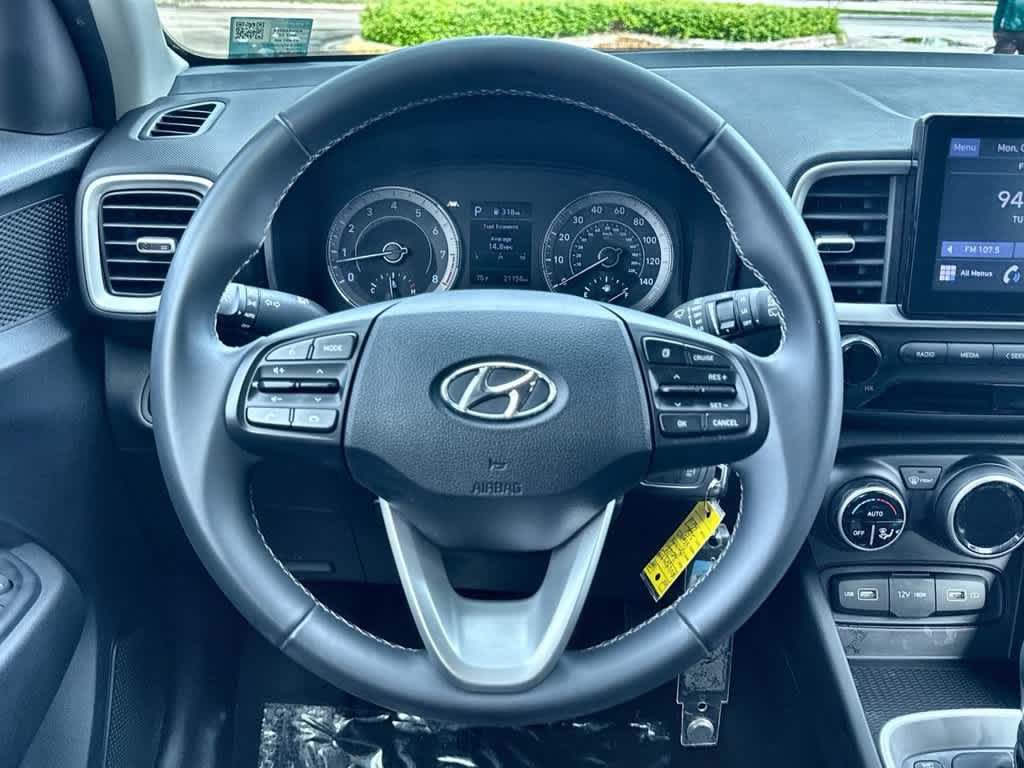 Used 2022 Hyundai Venue SEL FWD image 15