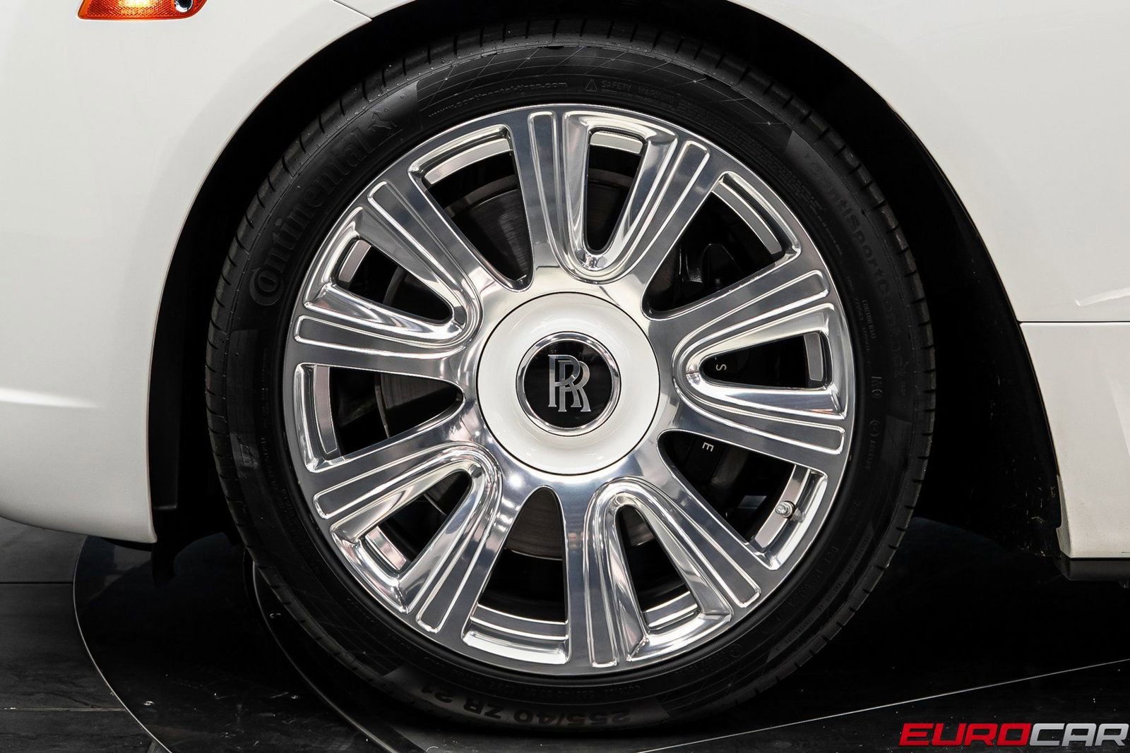 Used 2016 Rolls-Royce Dawn image 22