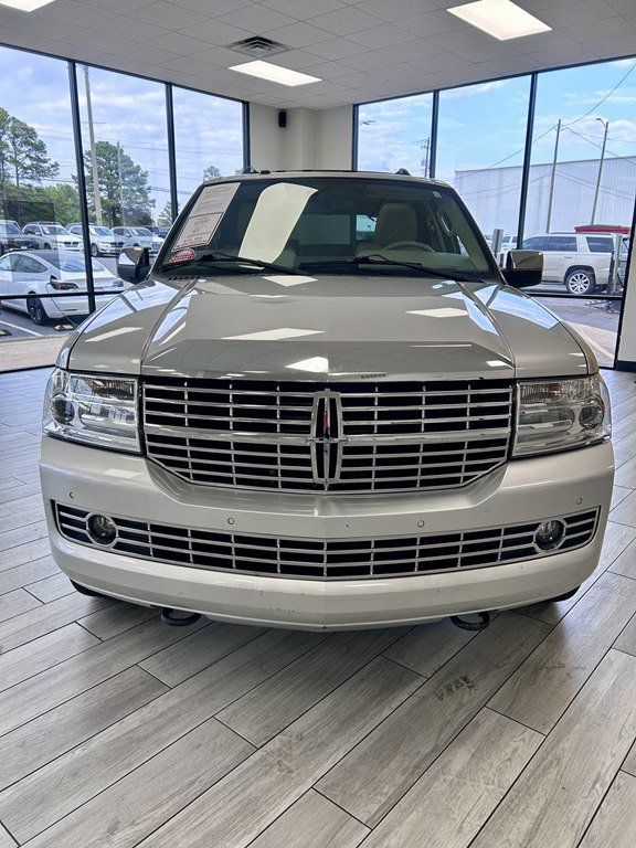 Used 2012 Lincoln Navigator 2WD image 2