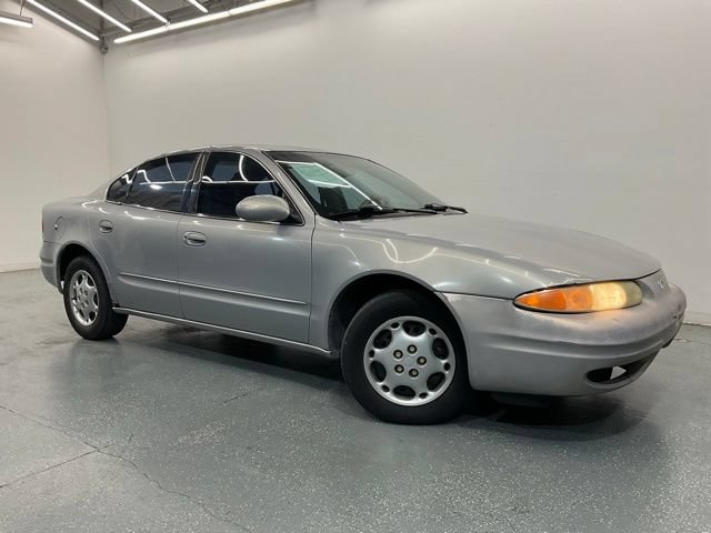 Used 1999 Oldsmobile Alero GL w/ Ashtray & Lighter Pkg FWD image 2