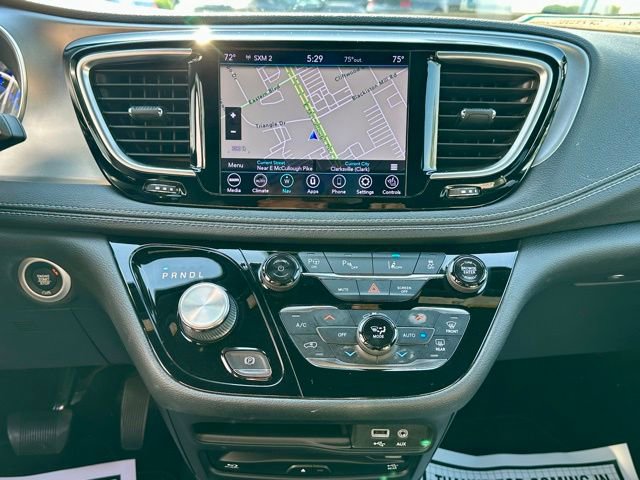 Used 2020 Chrysler Pacifica Limited w/ Advanced Safetytec Group FWD image 30