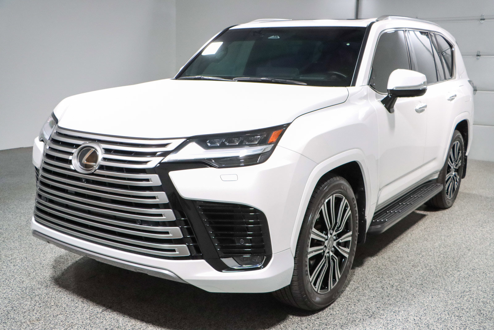 Used 2025 Lexus LX 600 4WD w/ Luxury Package image 37