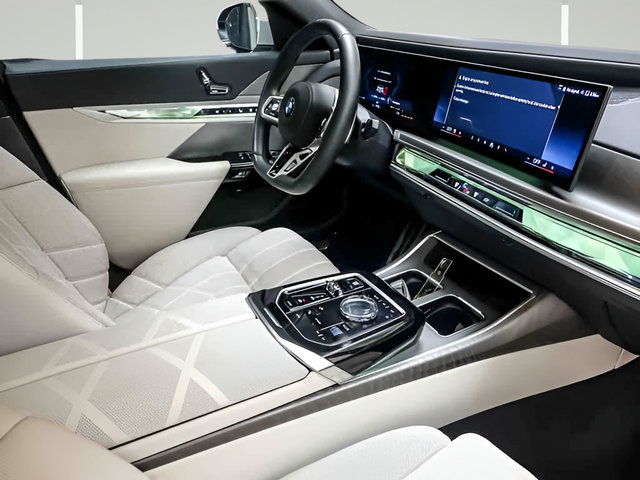 Used 2023 BMW 760i xDrive AWD/4WD image 28