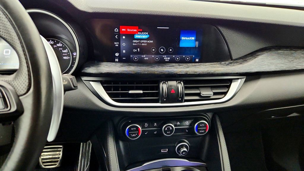 Used 2022 Alfa Romeo Stelvio Sprint image 17