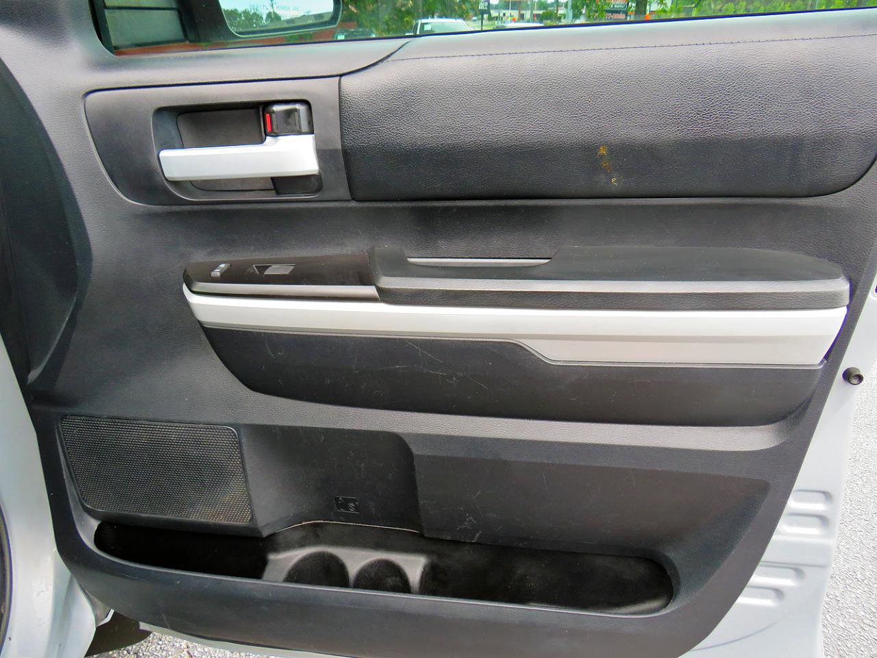 Used 2018 Toyota Tundra SR5 w/ SR5 Upgrade Package image 33