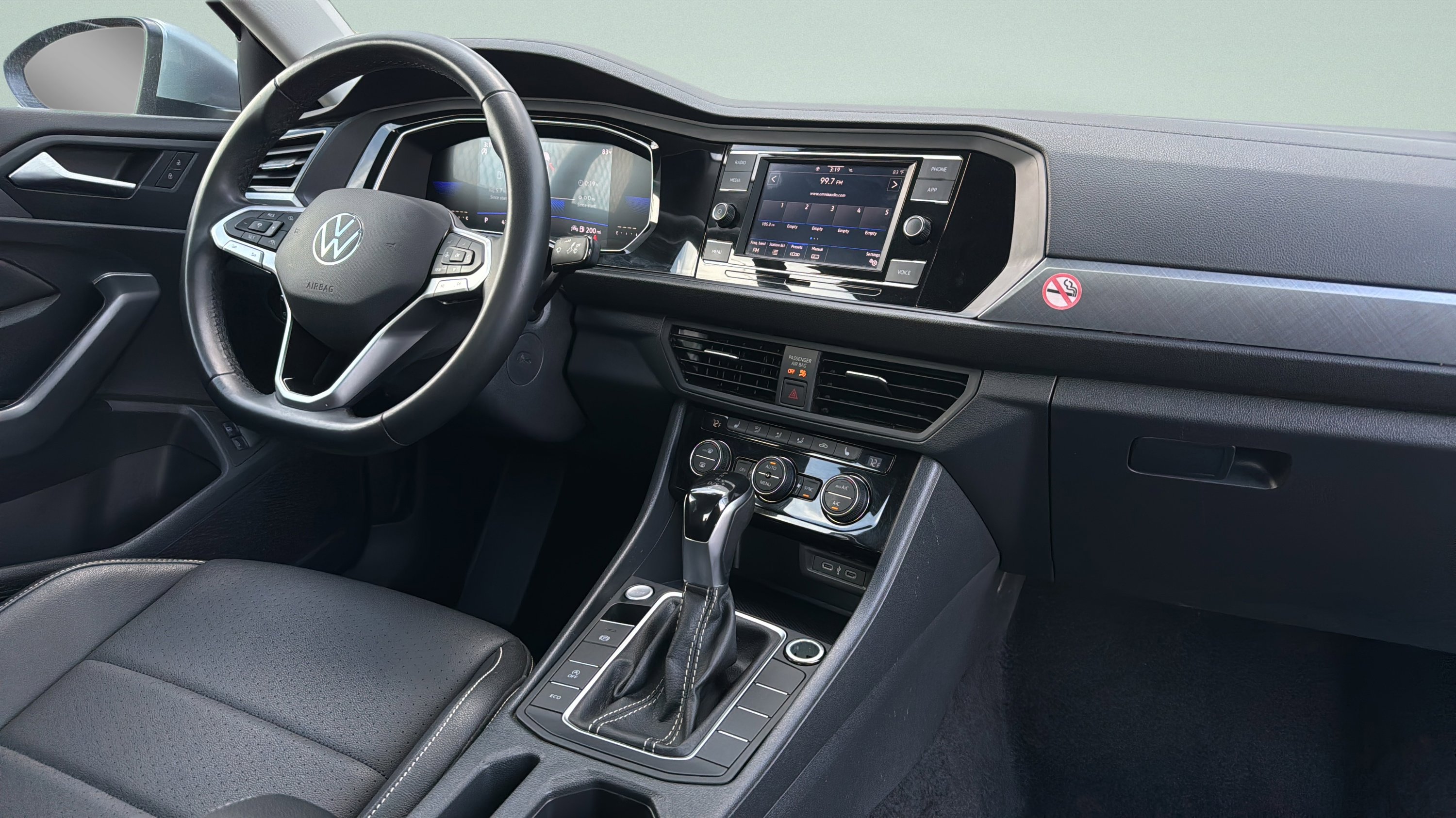 Used 2024 Volkswagen Jetta SE FWD image 30