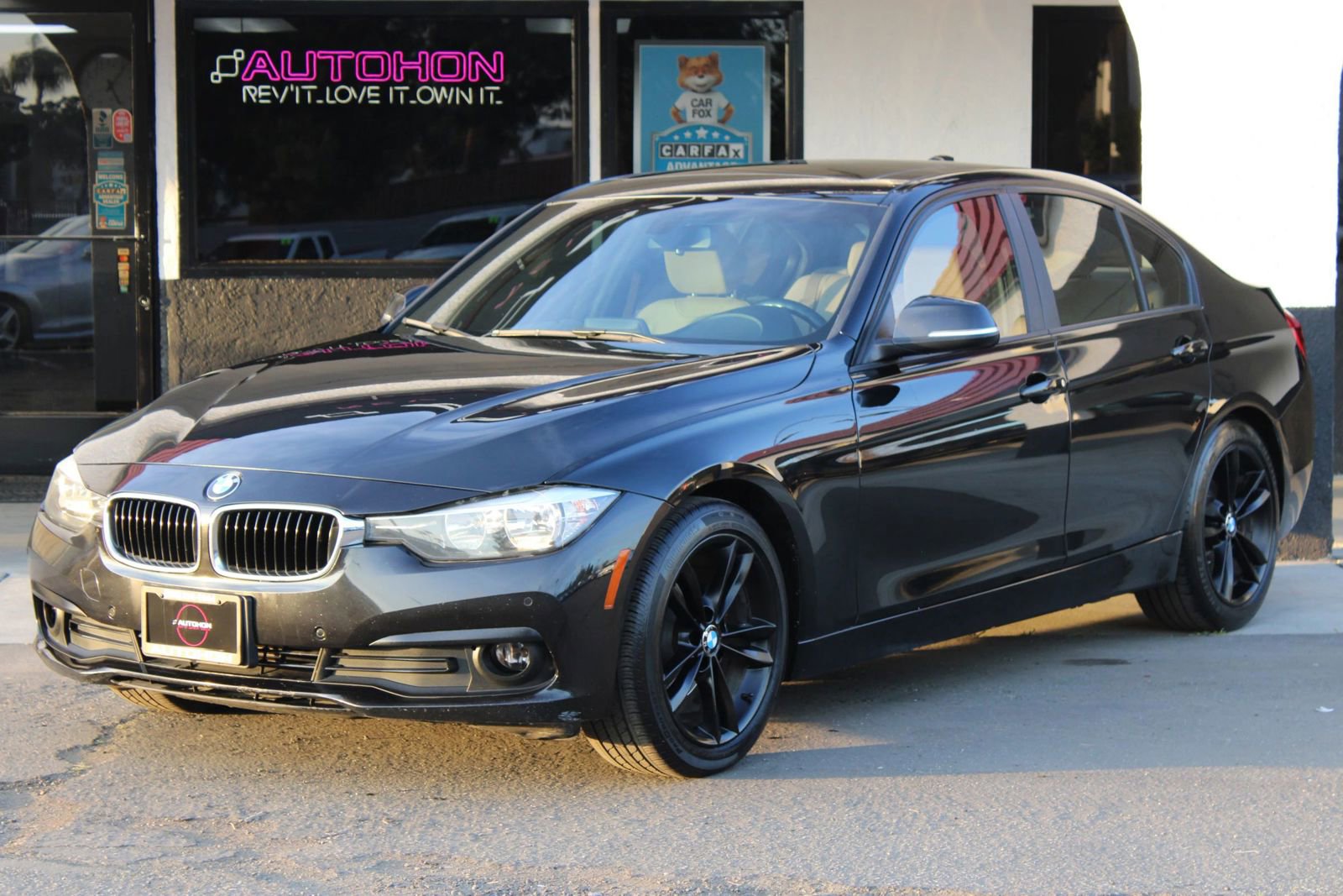 Used 2016 BMW 320i Sedan RWD image 1