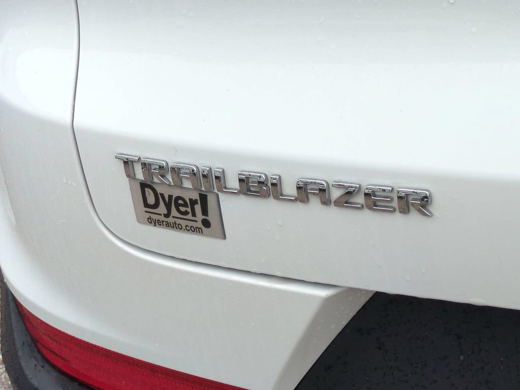 Used 2023 Chevrolet TrailBlazer LS FWD image 13
