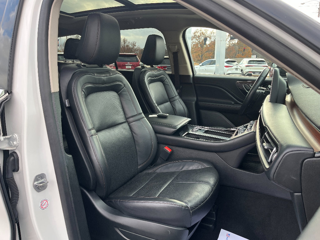 Used 2023 Lincoln Aviator Reserve AWD/4WD image 17