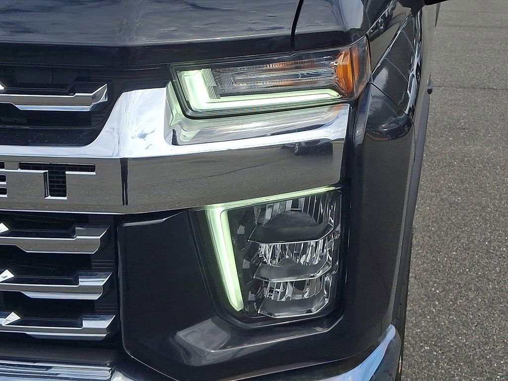 Used 2023 Chevrolet Silverado 2500 LTZ w/ Z71 Off-Road Package AWD/4WD image 9