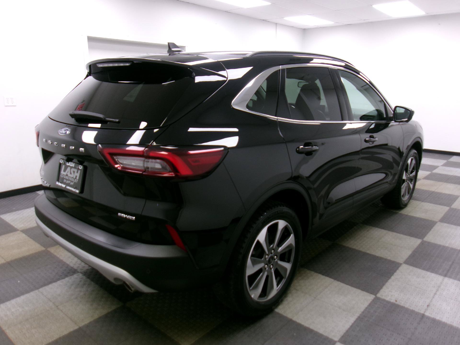Used 2024 Ford Escape Platinum AWD/4WD image 13