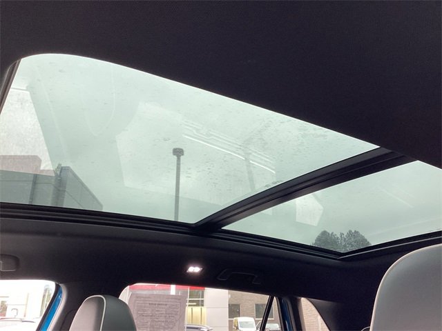 Used 2024 Volkswagen Atlas Cross Sport SEL Premium R-Line image 25