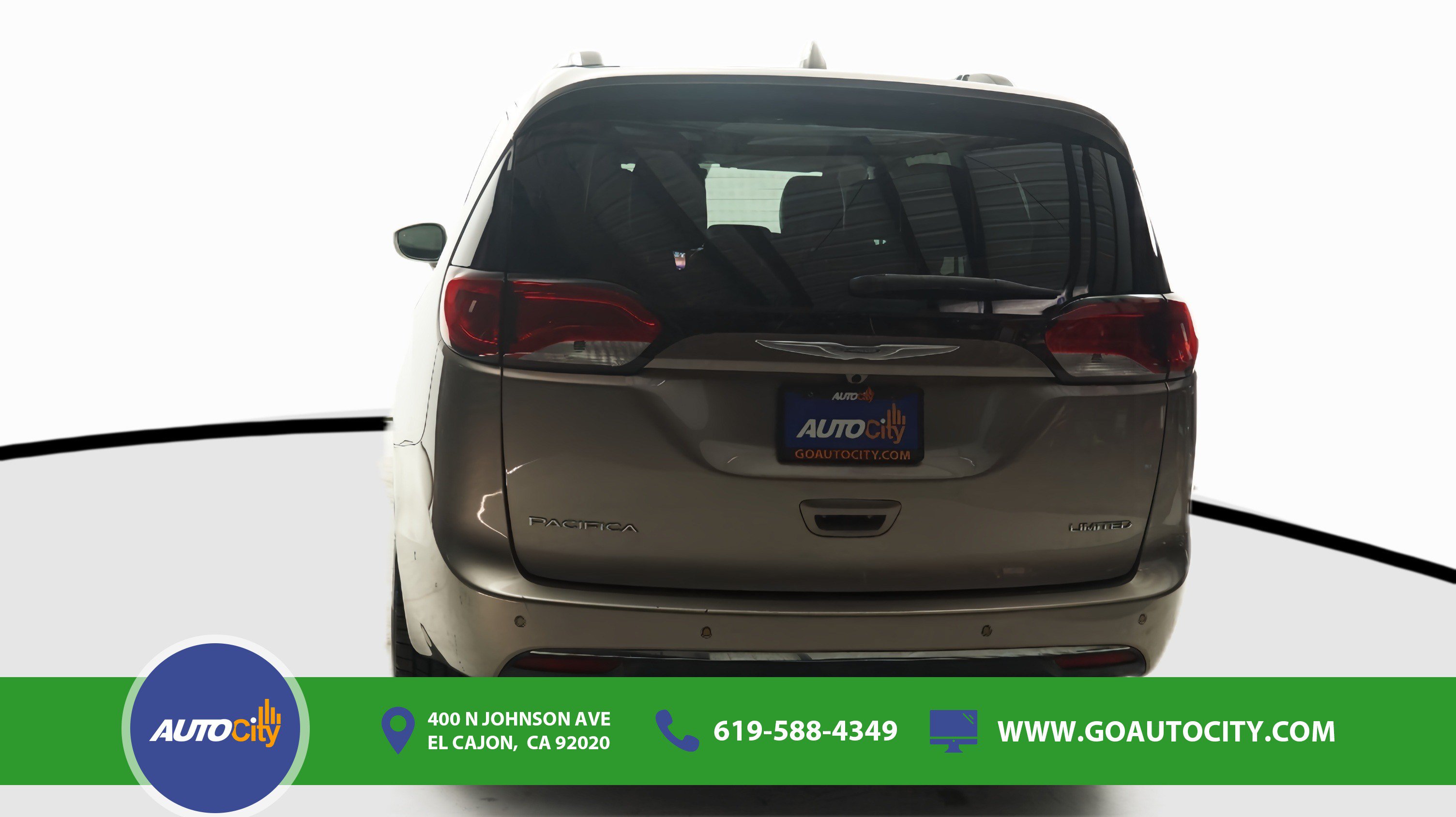 Used 2017 Chrysler Pacifica Limited w/ Advanced Safetytec Group FWD image 12