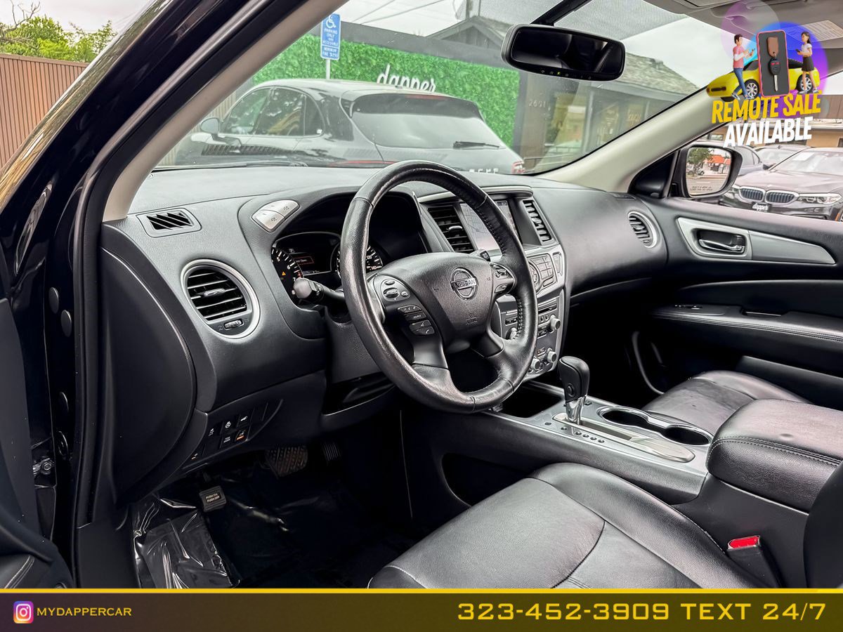 Used 2019 Nissan Pathfinder SL w/ Cargo Package FWD image 10
