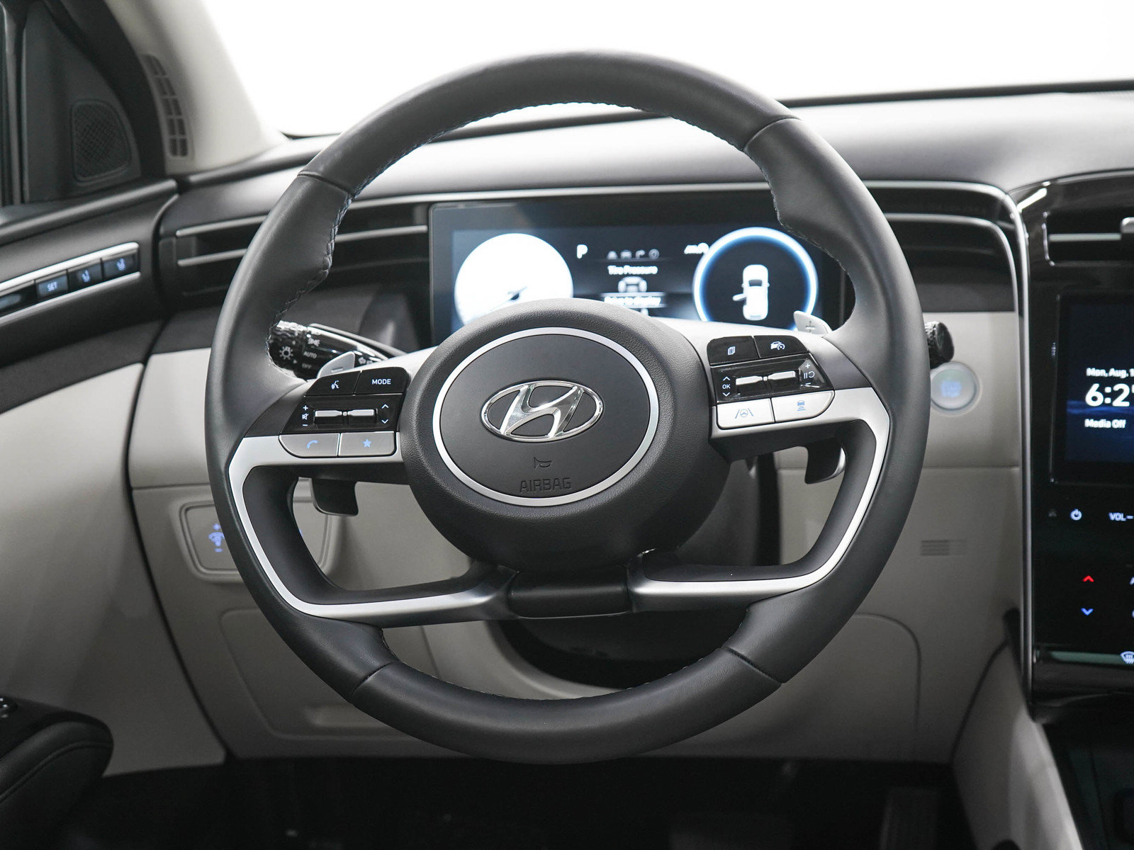 Used 2024 Hyundai Tucson Limited AWD/4WD image 17