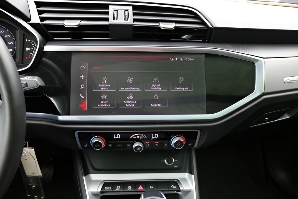 Used 2025 Audi Q3 2.0T Premium image 21