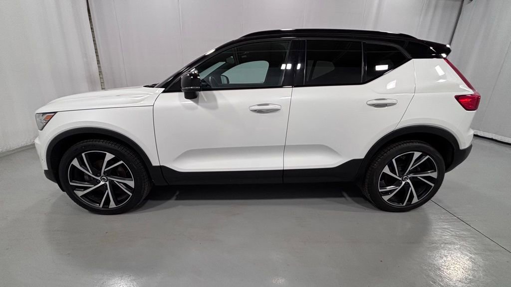 Used 2019 Volvo XC40 T5 R-Design image 8