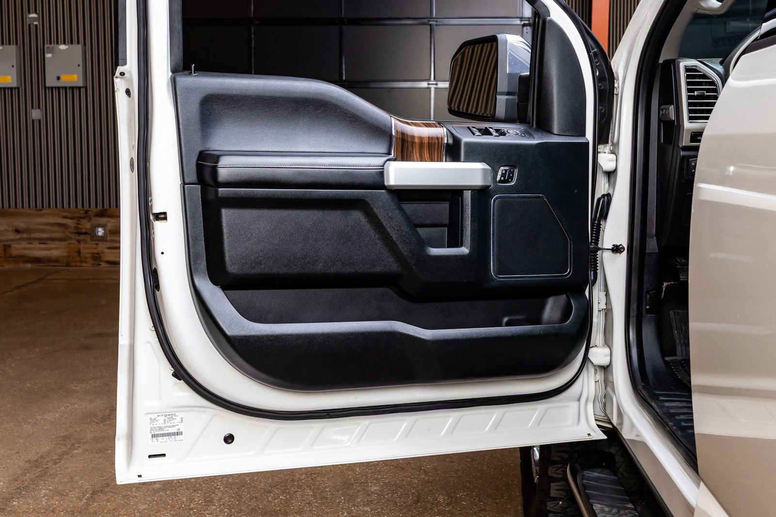 Used 2015 Ford F150 Lariat w/ Equipment Group 502A Luxury image 35