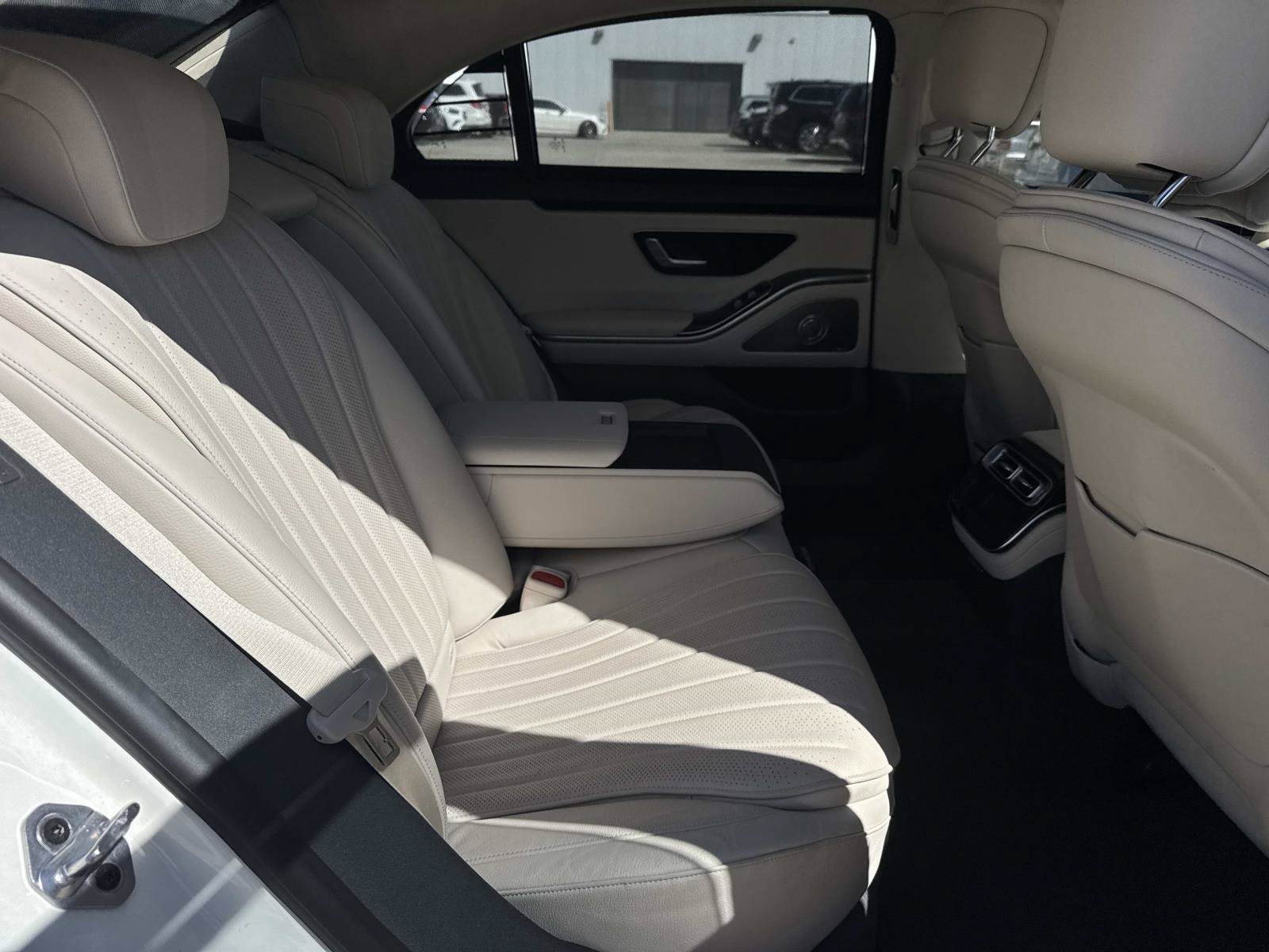 Used 2022 Mercedes-Benz S 500 4MATIC image 11